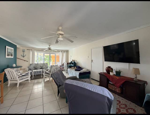 4 BEDROOM DUPLEX FOR SALE IN SCOTTBURGH CENTRAL